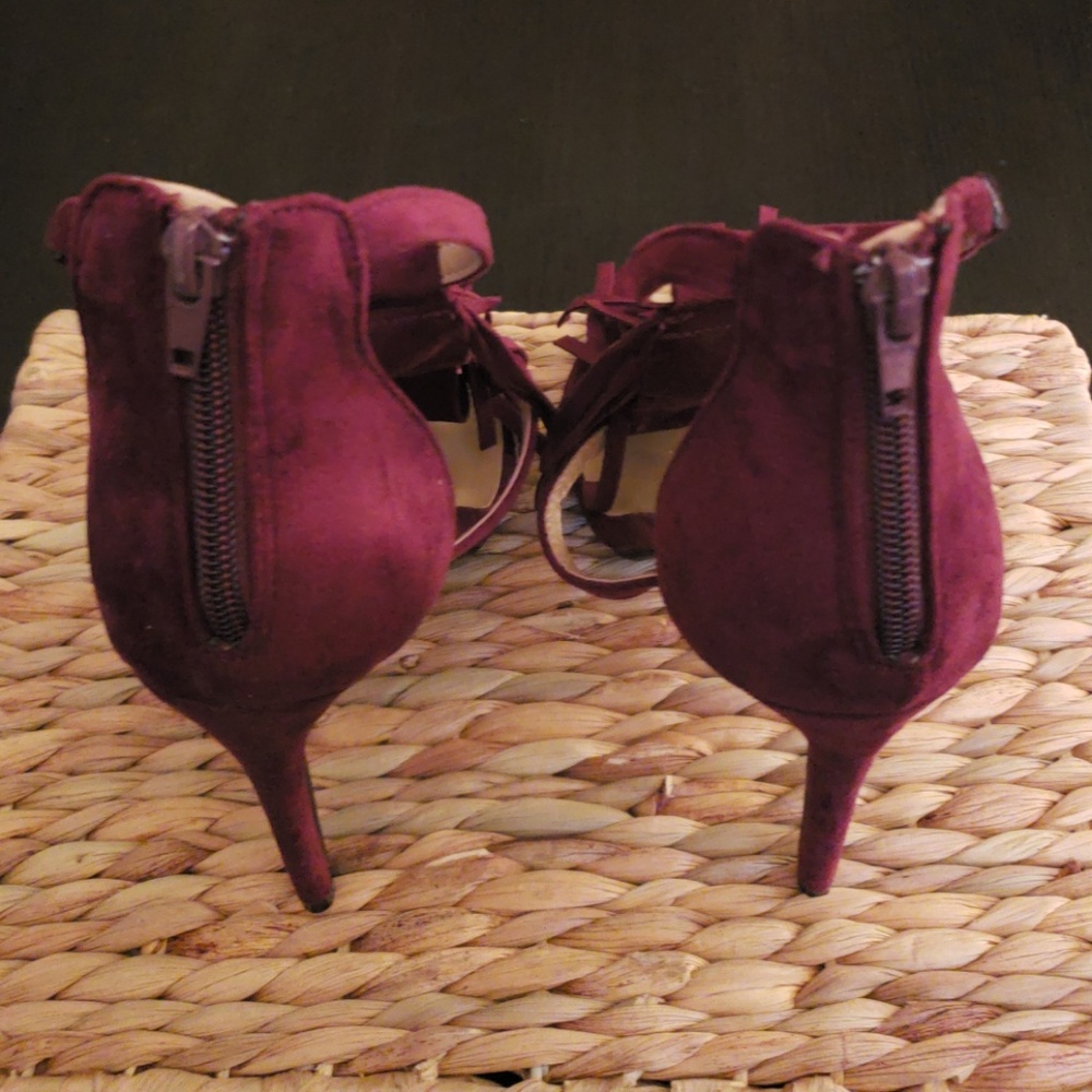 Shoes - Picture 3 of 4
